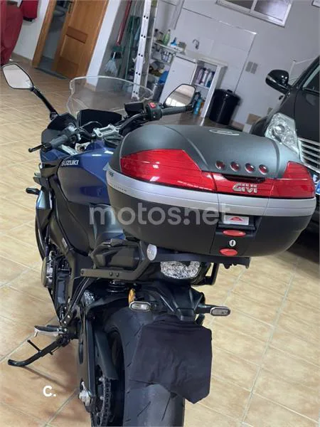 Suzuki GSX-S – Vista 5