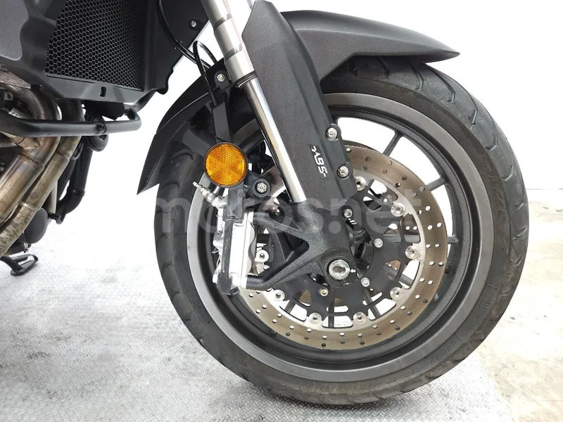 Benelli TRK 502 – Vista 11