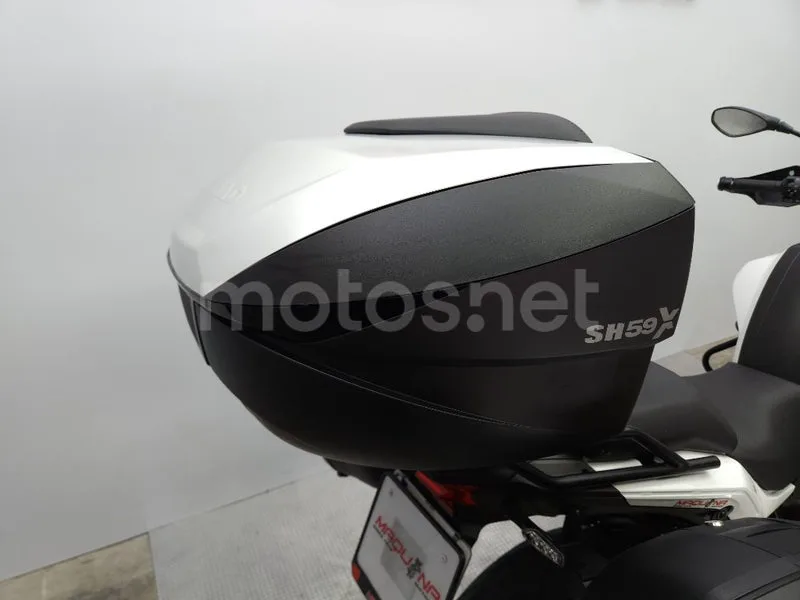 Benelli TRK 502 – Vista 13