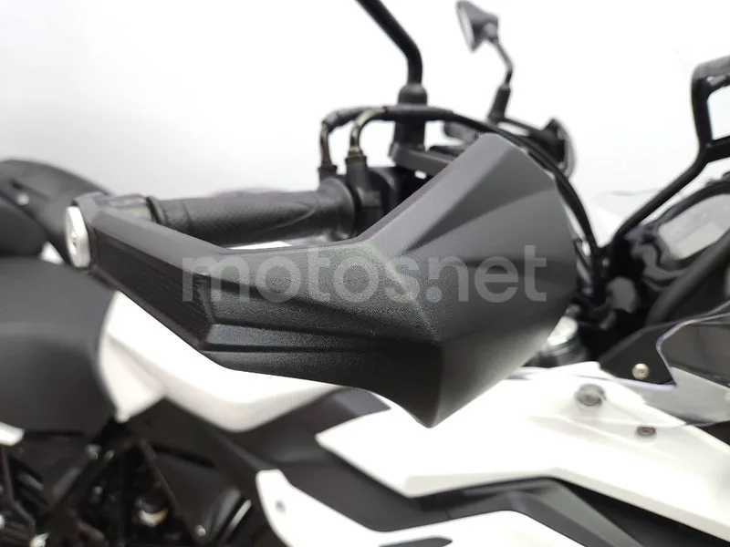 Benelli TRK 502 – Vista 18
