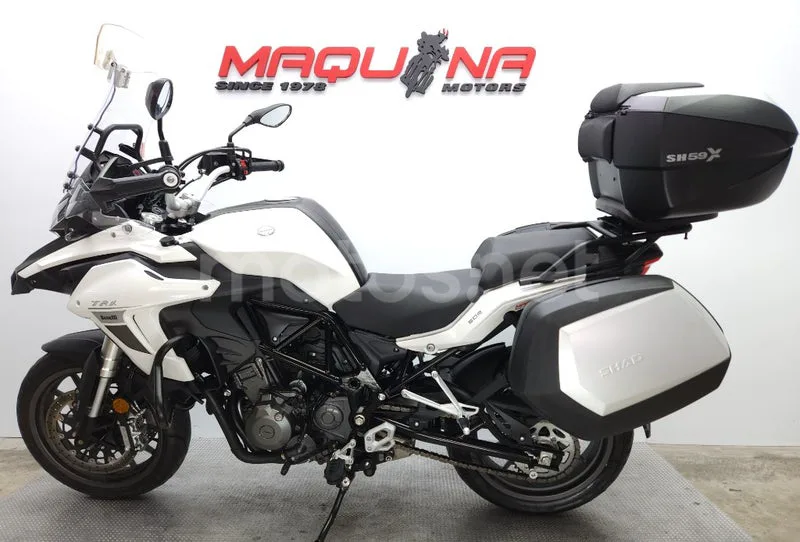 Benelli TRK 502 – Vista 19
