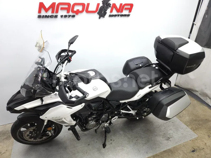 Benelli TRK 502 – Vista 21