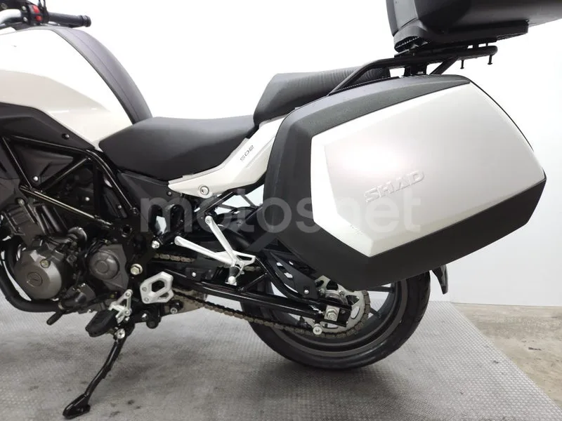 Benelli TRK 502 – Vista 23