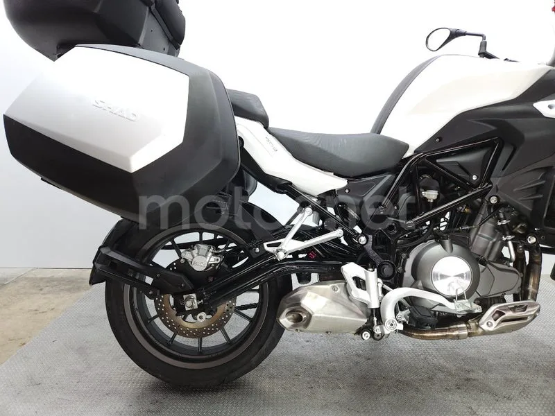 Benelli TRK 502 – Vista 5