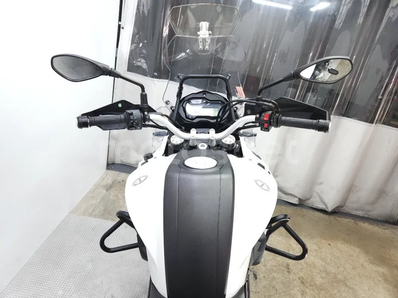 Benelli TRK 502 – Vista 7
