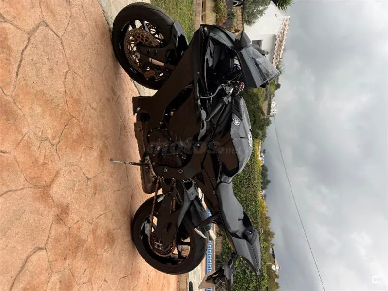 Yamaha R1 – Vista 2