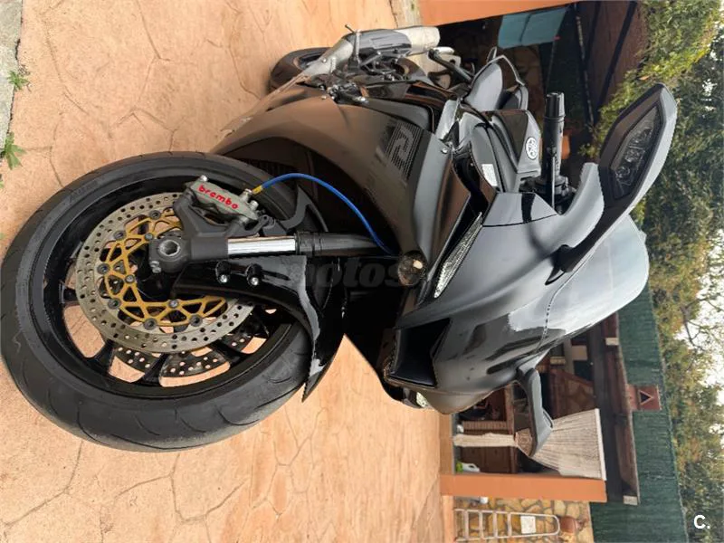 Yamaha R1 – Vista 3