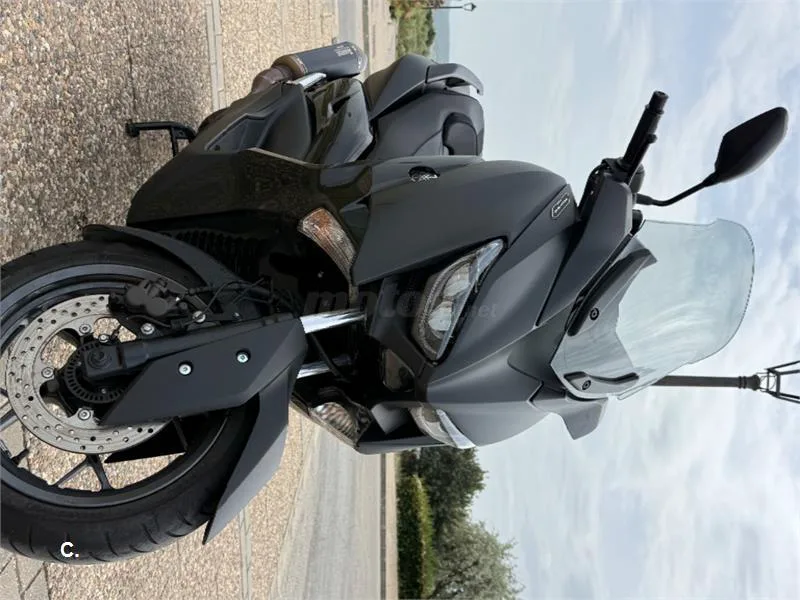 Yamaha XMAX 300 – Vista 2
