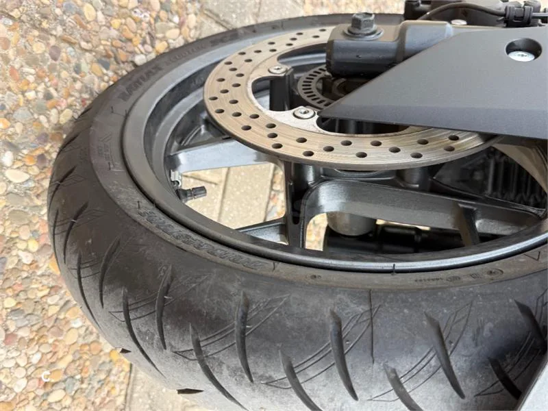 Yamaha XMAX 300 – Vista 6