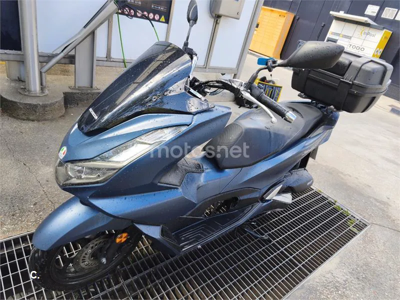 Honda PCX 125 – Vista 4