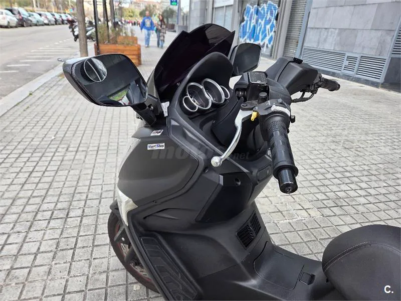 SYM Joymax 300 – Vista 8