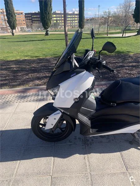 Yamaha XMAX 300 – Vista 4