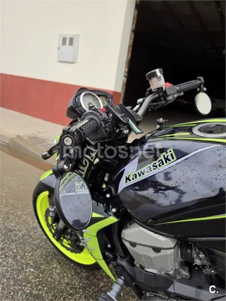 Kawasaki Z 750 – Vista 22