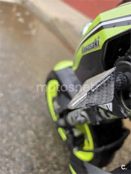 Kawasaki Z 750 – Vista 25