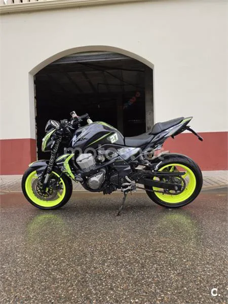 Kawasaki Z 750 – Vista 5