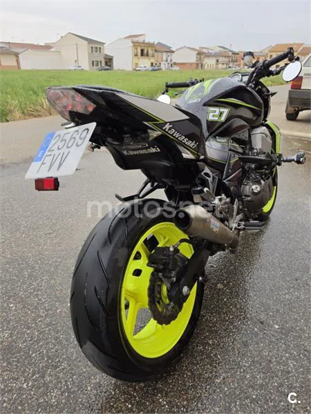 Kawasaki Z 750 – Vista 8