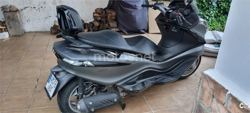 Piaggio X10 125 – Vista 3