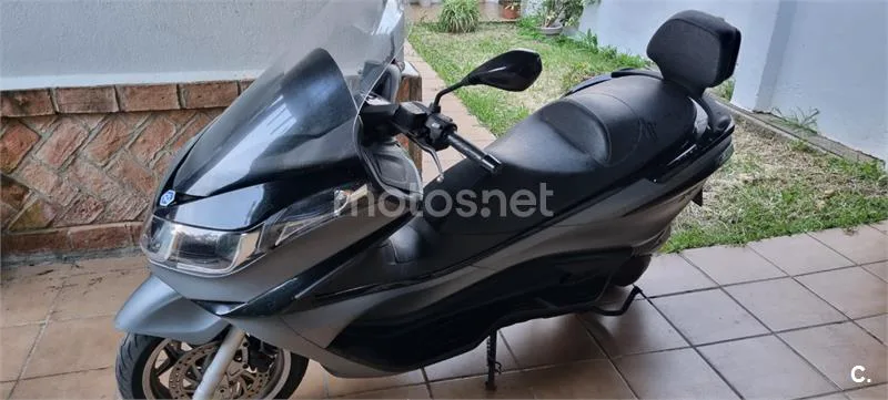 Piaggio X10 125 – Vista 5