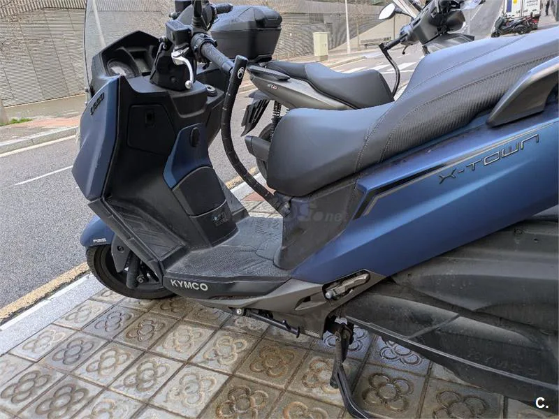 Kymco X-Town CT 300 – Vista 4