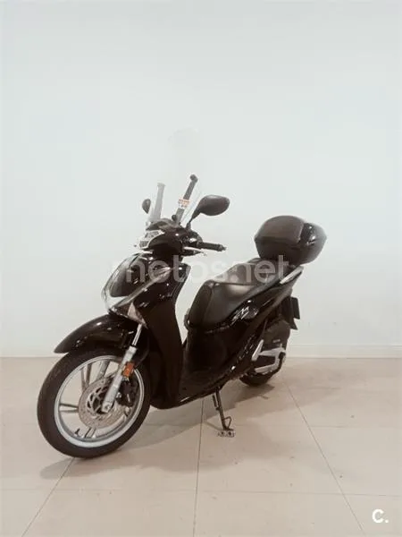Honda SH 125i – Vista 3