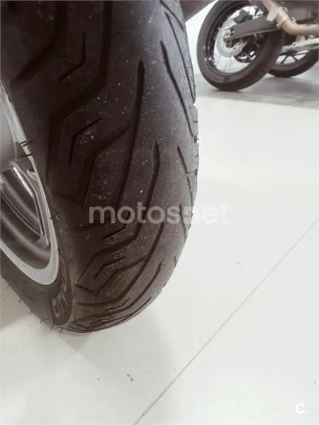 Honda SH 125i – Vista 8