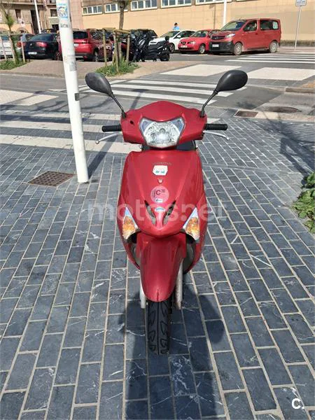 Honda Lead 110 – Vista 2