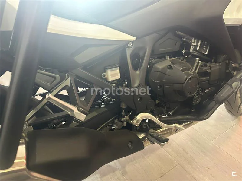 Honda NT1100 – Vista 11