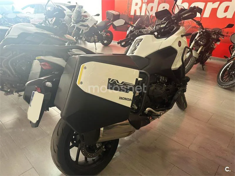 Honda NT1100 – Vista 9