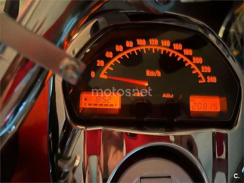 Suzuki Intruder M1800R – Vista 4