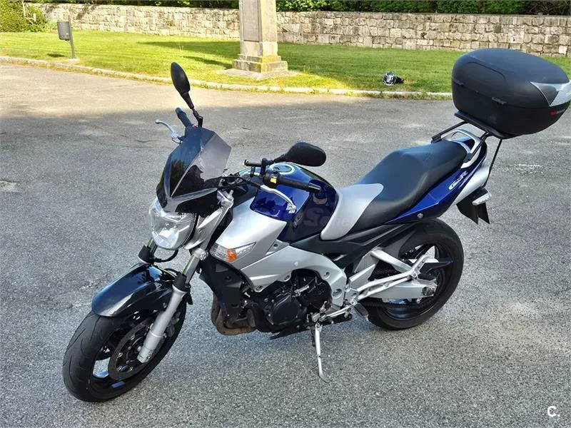 Suzuki GSR 600 – Vista 3