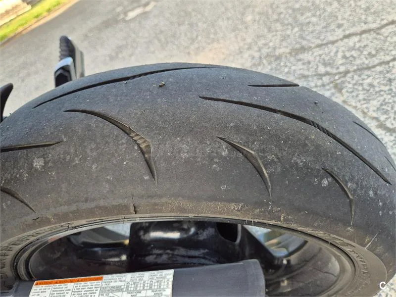 Suzuki GSR 600 – Vista 8