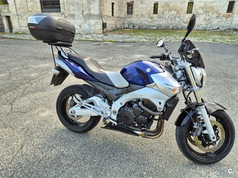 Suzuki GSR 600 – Vista 9