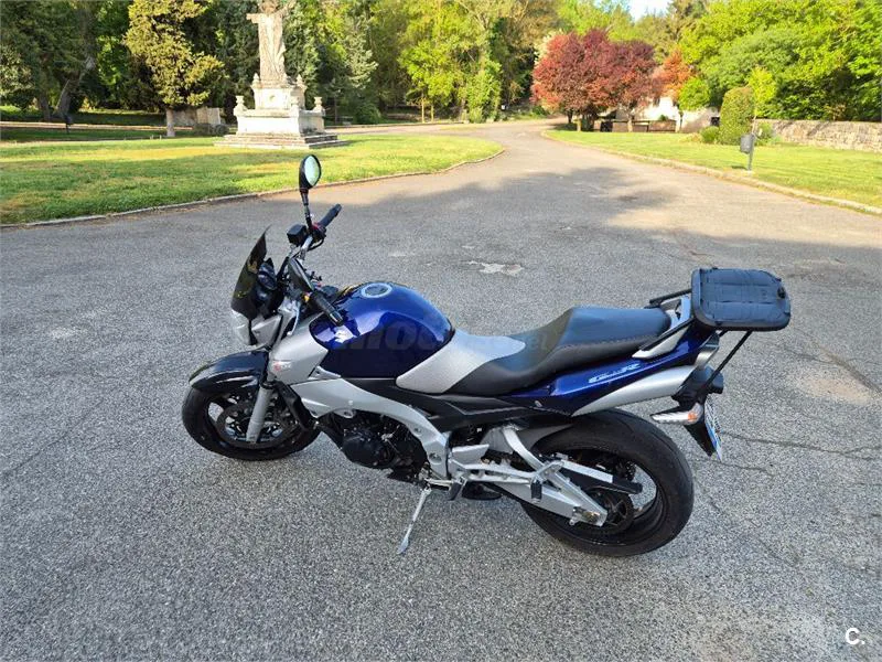 Suzuki GSR 600 – Vista 10