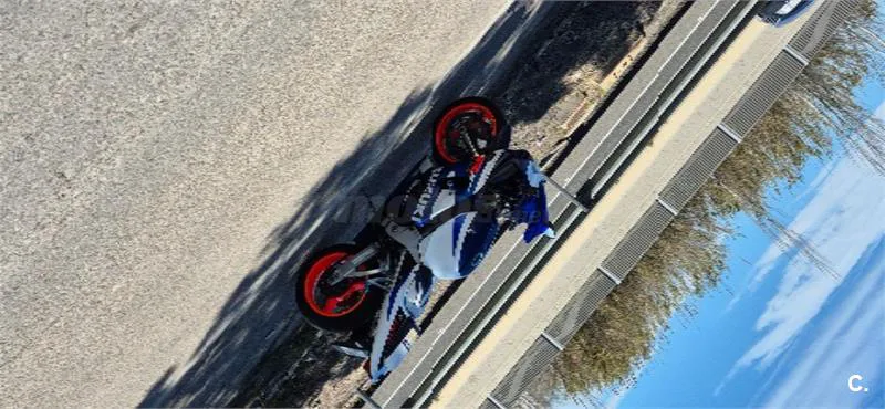 Suzuki GSX R750 – Vista 3