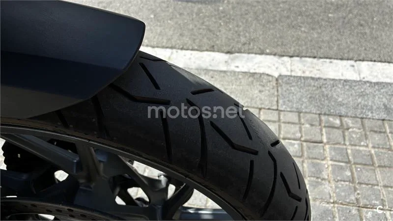 BMW F 750 – Vista 12