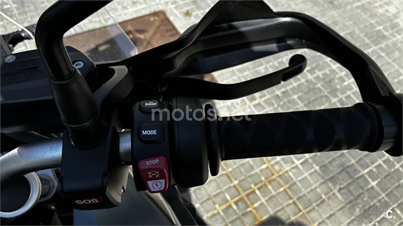 BMW F 750 – Vista 8