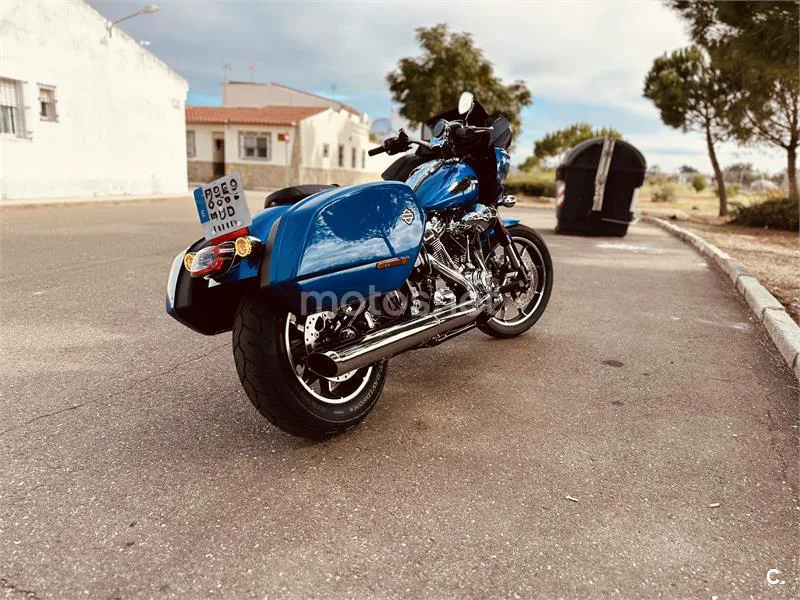 Harley-Davidson Low Rider ST – Vista 2