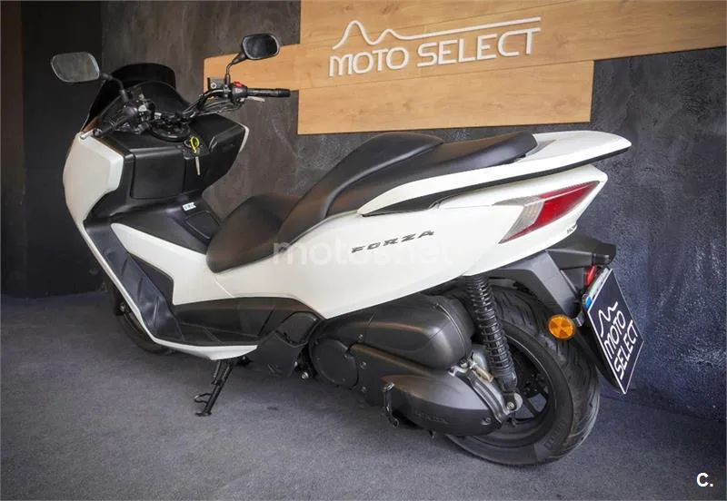 Honda Forza 300 – Vista 11