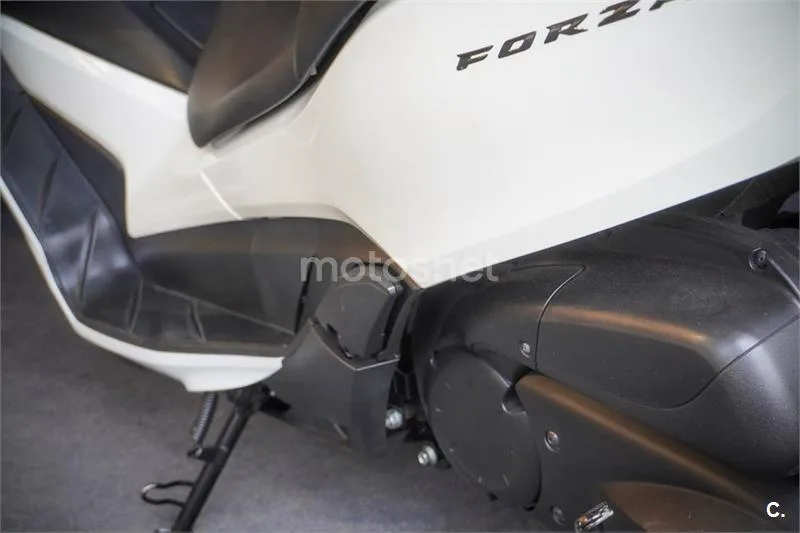 Honda Forza 300 – Vista 12