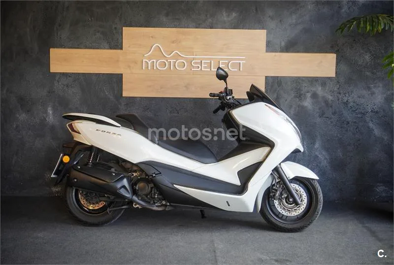 Honda Forza 300 – Vista 3