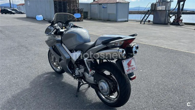 Honda VFR 800 FI – Vista 4