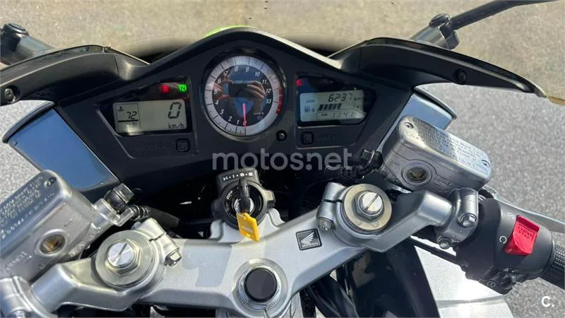 Honda VFR 800 FI – Vista 6