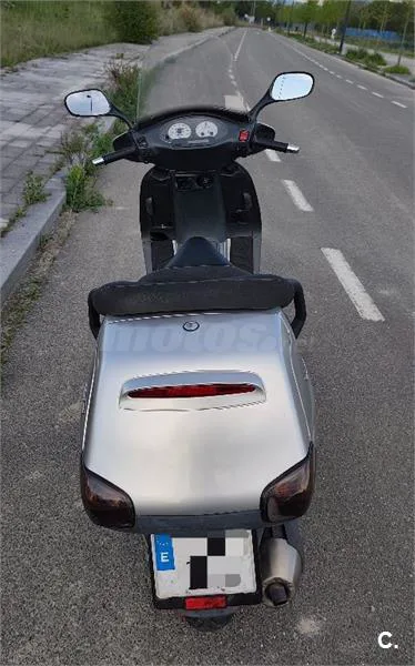 Piaggio SuperHexagon GTX 125 950 € 2001 Araba - 2
