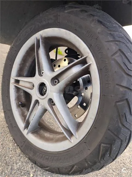 Piaggio SuperHexagon GTX 125 – Vista 4