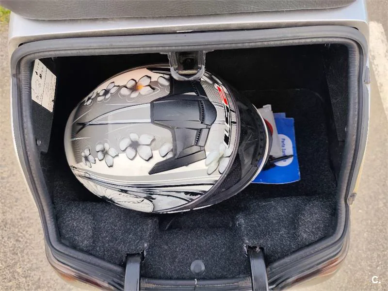 Piaggio SuperHexagon GTX 125 – Vista 6