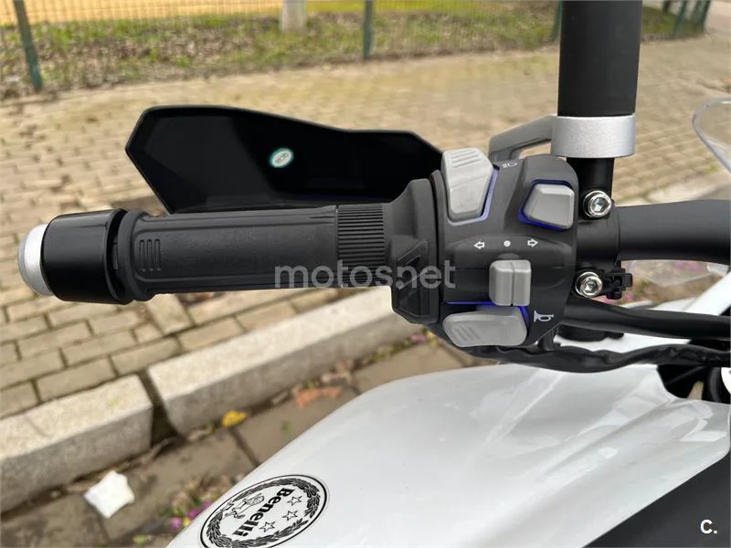 Benelli TRK 502 – Vista 3