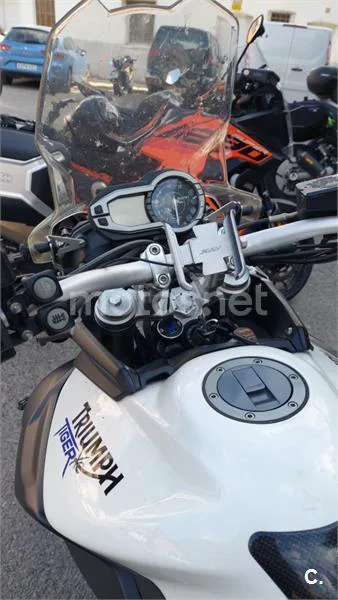 Triumph Tiger 800 XC – Vista 2