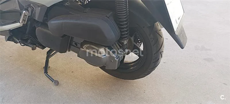 Yamaha XMAX 250 – Vista 7