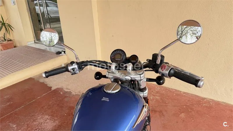 Royal Enfield Super Meteor 650 – Vista 6