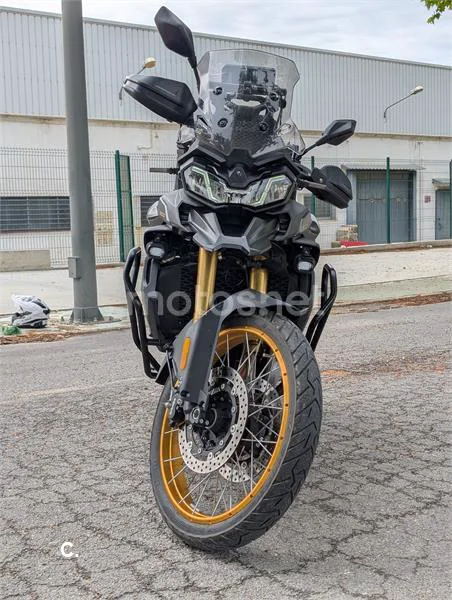 Voge 900 DSX – Vista 2